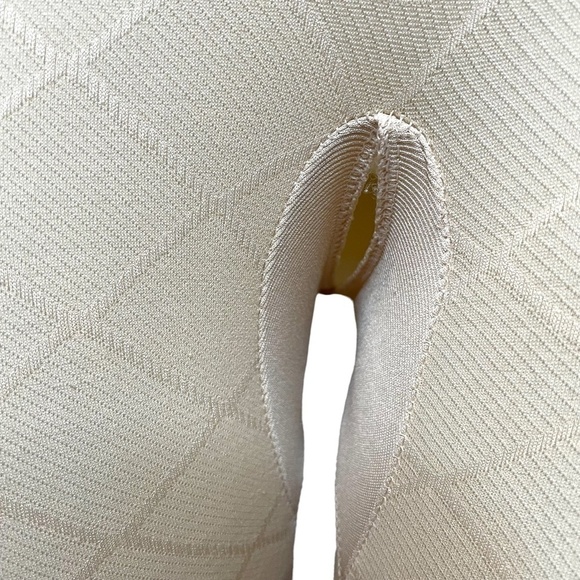 Full Body Shapewear 🤍 - Picture 8 of 9